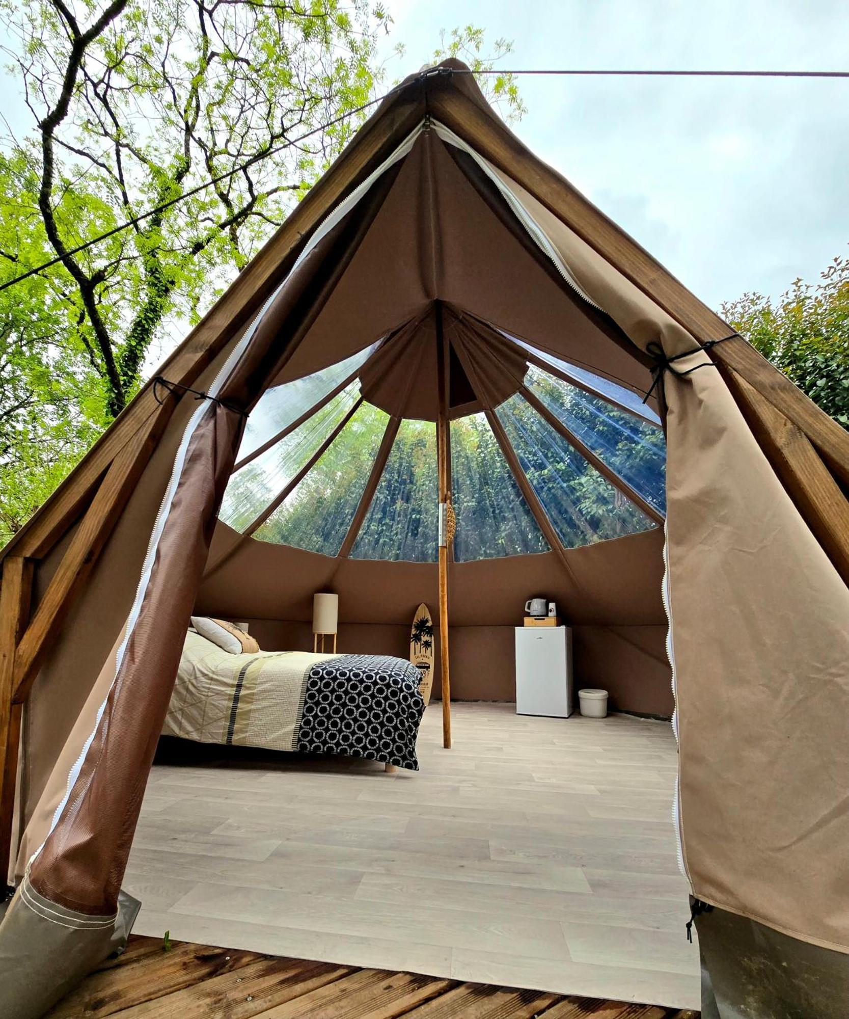 Les Nuits De Cassiopee Bed & Breakfast Sorde-l'Abbaye Exterior photo